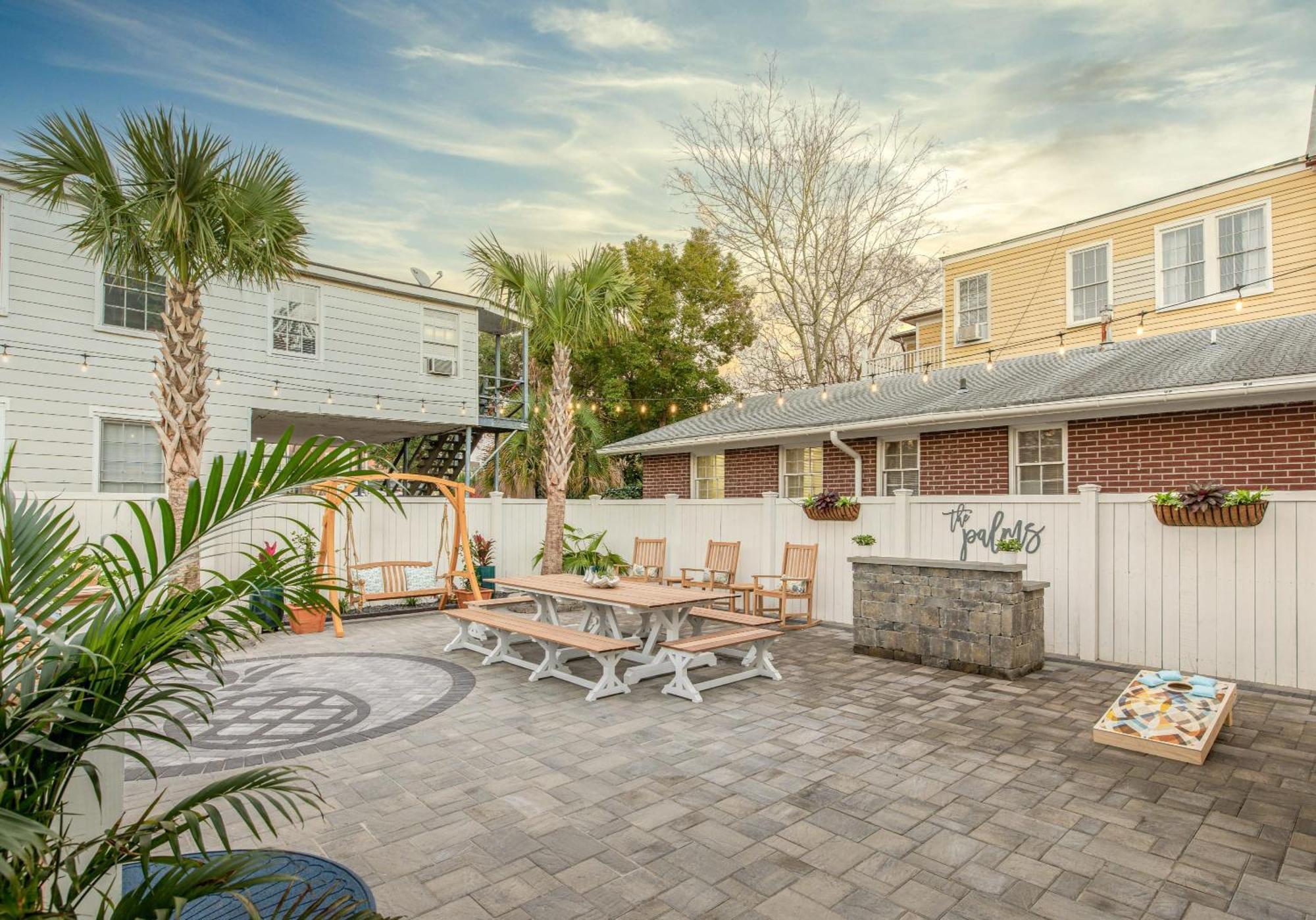 Vila Charming Secluded Courtyard - 1 Block To King Charleston Exteriér fotografie